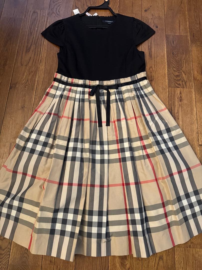 Burberry バーバリー ワンピース 140 三陽商会 破格】三陽商会 Burberry バーバリー キッズ 男女兼用 ファー付き
